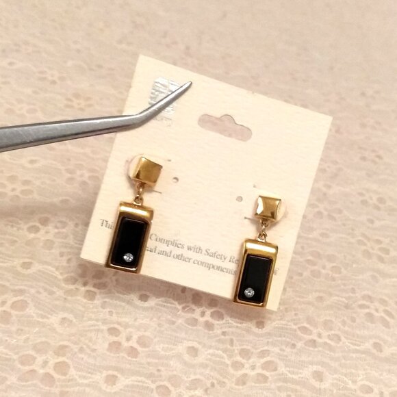 Vintage Onyx Gold Tone Dangle Drop Earrings Timeless VTG Jewelry - Picture 5 of 8